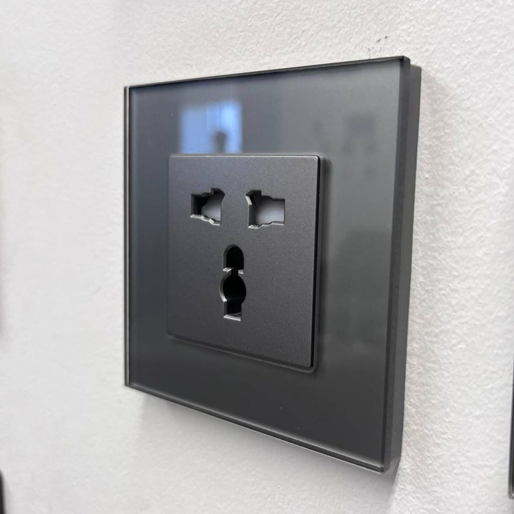 universal-plug